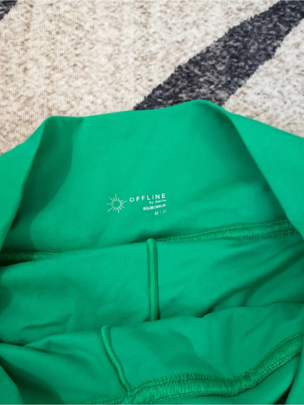 Aerie Offline Green Pleated Skirt Medium EUC - Picture 2 of 3